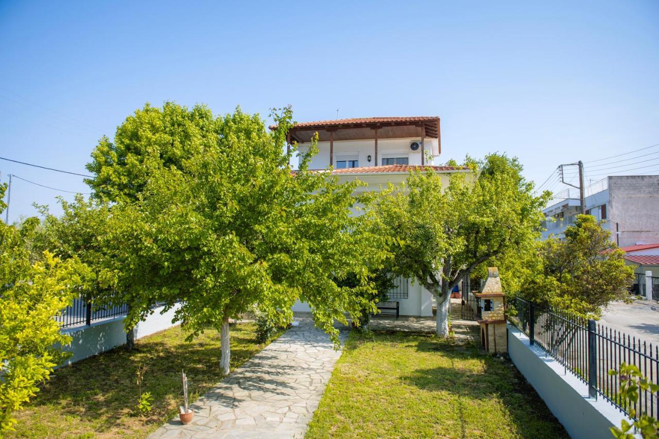 Villa Ellie's House à Nea Plagia Extérieur photo