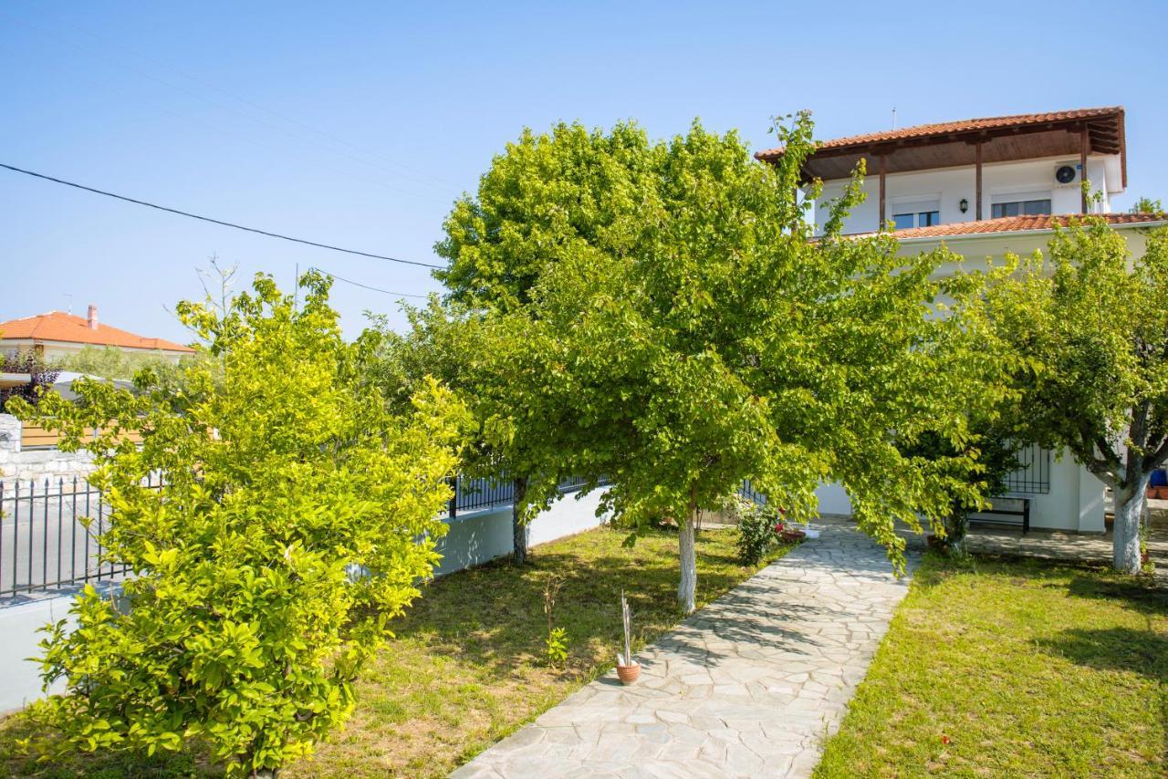 Villa Ellie's House à Nea Plagia Extérieur photo