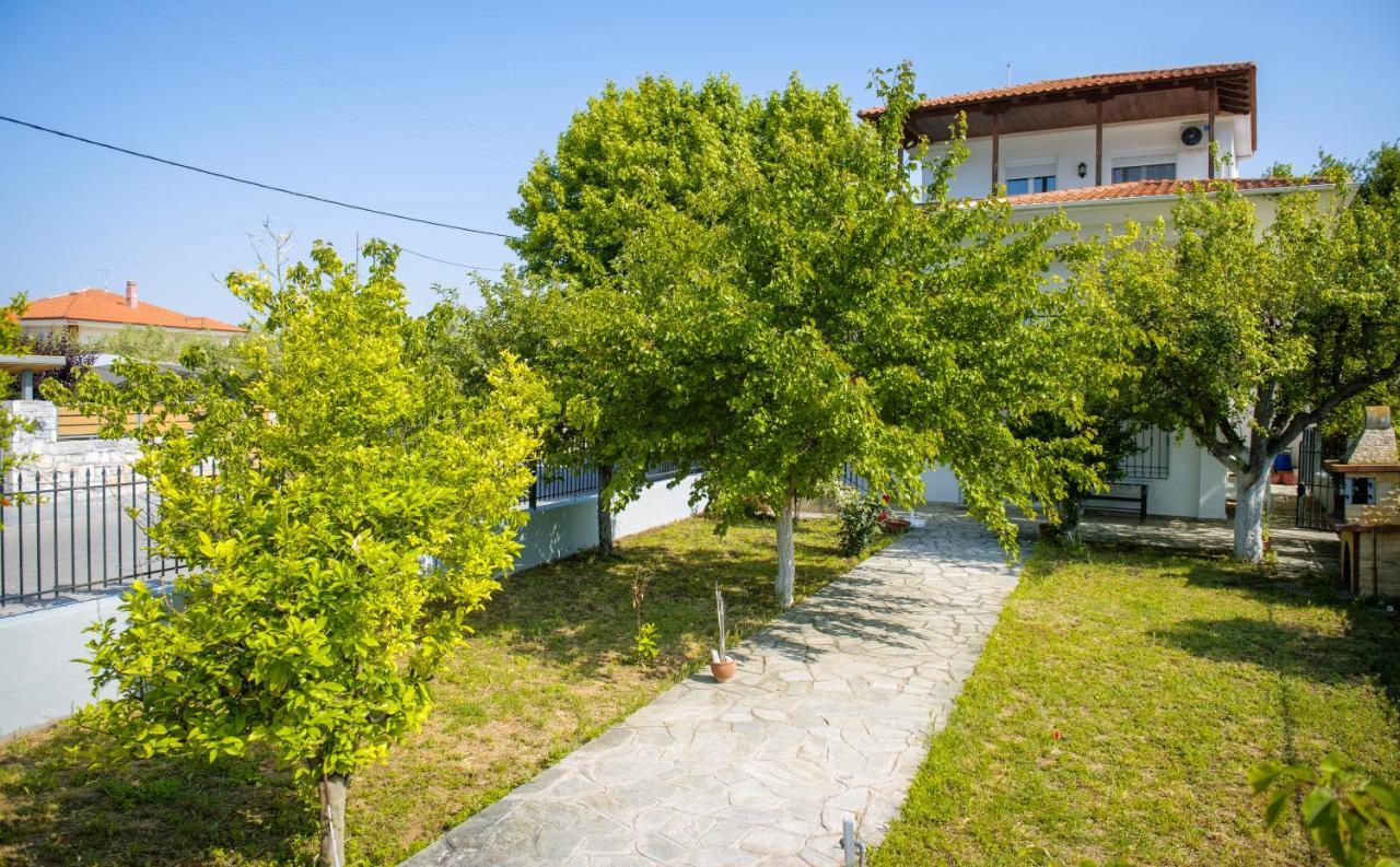 Villa Ellie's House à Nea Plagia Extérieur photo